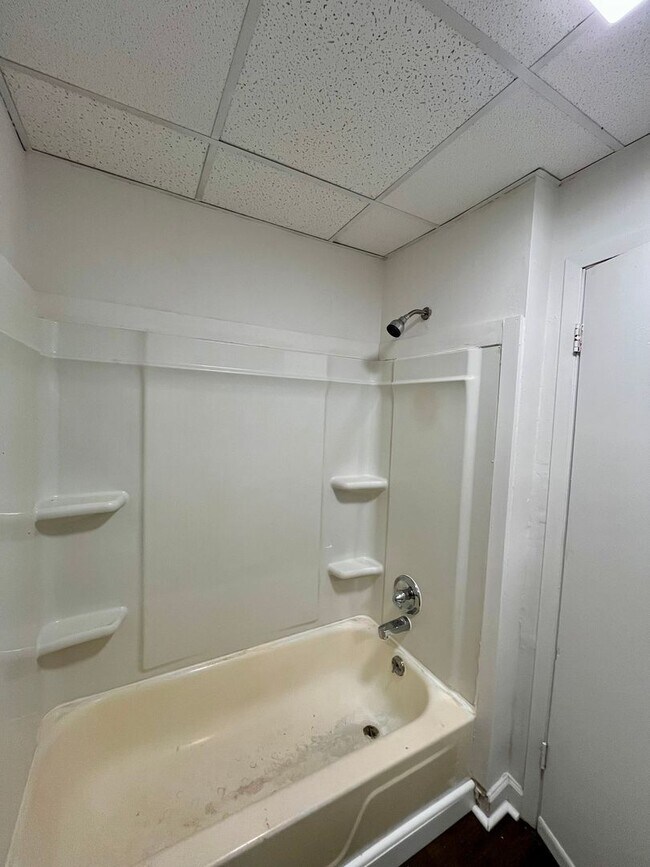 Building Photo - 17-17A E Washington St