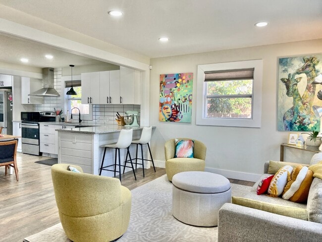 Building Photo - IMMACULATE with ALL THE UPDATES!