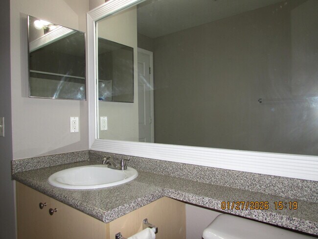 Building Photo - 350 Crestwood Cir