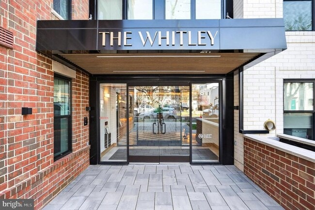 Building Photo - 811 S Columbus St