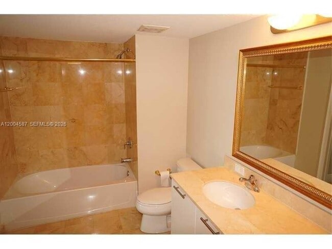 Building Photo - 1800 N Bayshore Dr