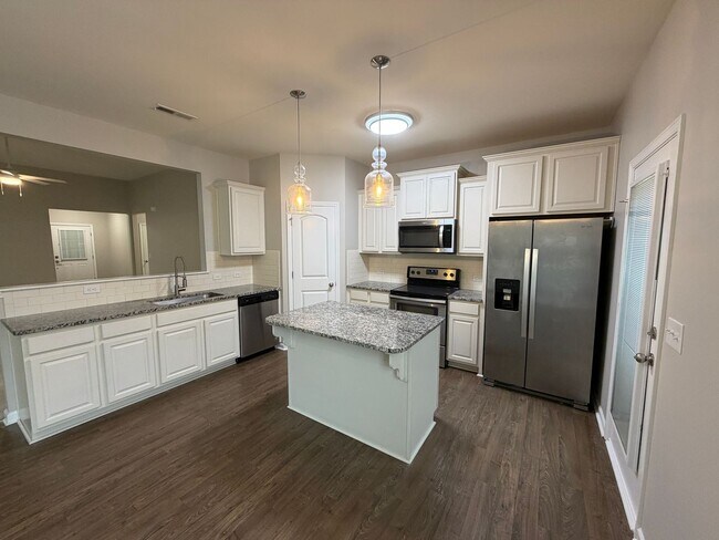 Building Photo - Troutman Area - 3 BR / 2 BA + Garage