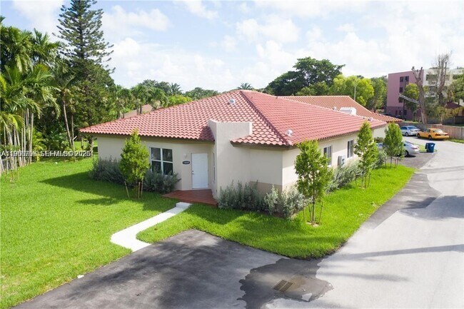 Building Photo - 14885 NE 7th Ave