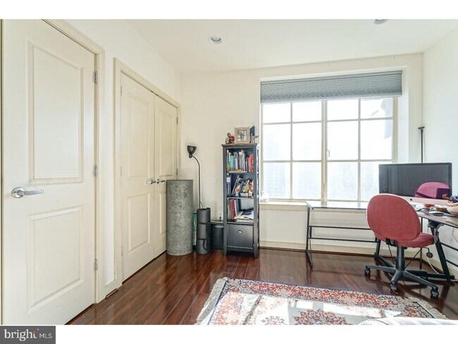 Building Photo - 111 S 15th St