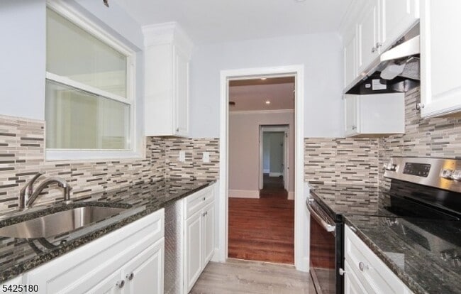 Building Photo - 11 Childs Rd