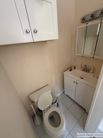 Building Photo - 39 Hemenway St