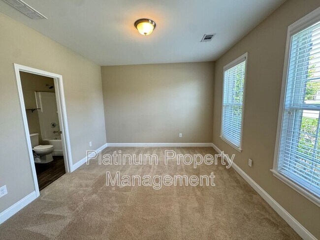 Building Photo - 2045 Birmingham Ct