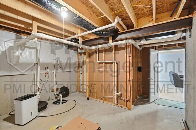 Building Photo - 3 Bed 3 1/2 Bath Single Family Home with Attached 2 Car Garage