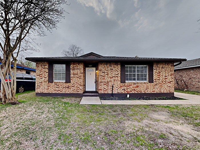 Primary Photo - 4726 Pine St