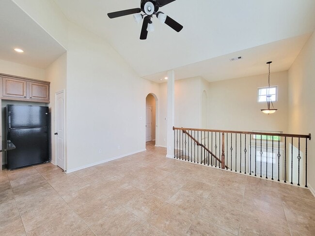 Building Photo - NEW 3 BEDROOM 2.5 BATH 2 CAR GARAGE HOME I...
