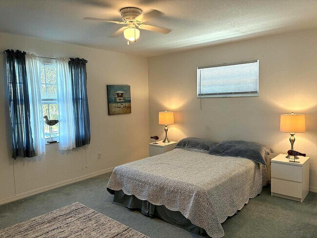 Building Photo - 1820 Waterford Dr