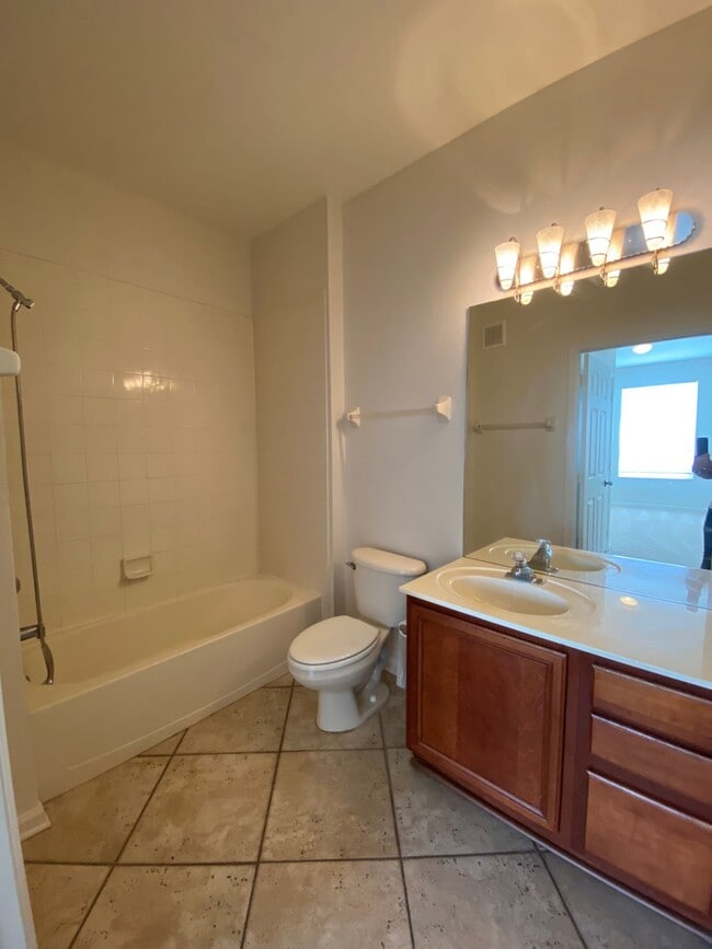 Building Photo - 6214 Stevenson Dr
