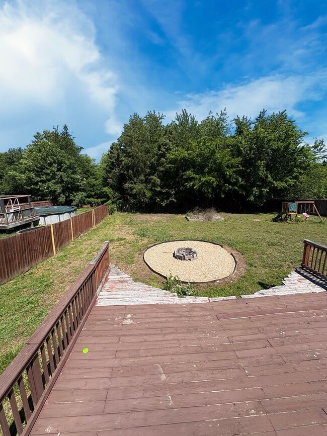 Building Photo - Beautiful 3-BR Colonial with Huge Bonus Room in Summerhaven!