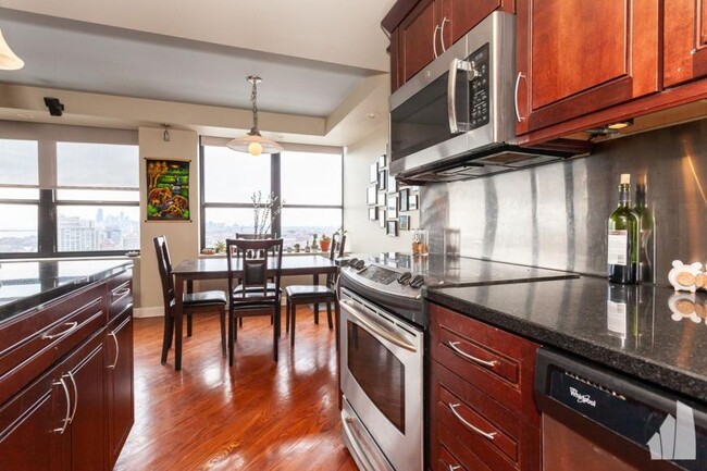 Building Photo - 1 bedroom in Chicago IL 60613