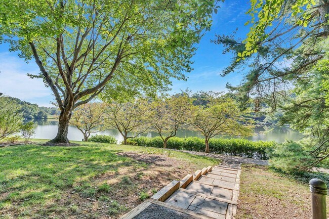 Building Photo - 11041 Villaridge Ct