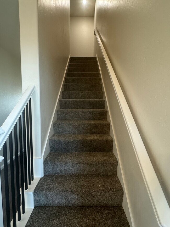 Building Photo - New construction duplex in Newcastle 3 bedroom with game room