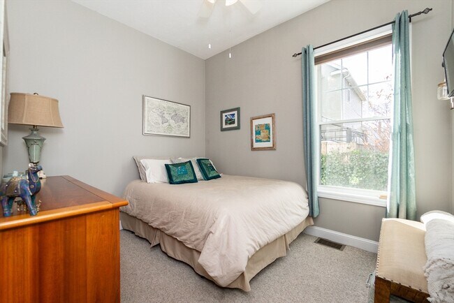 Building Photo - 224 Salem St