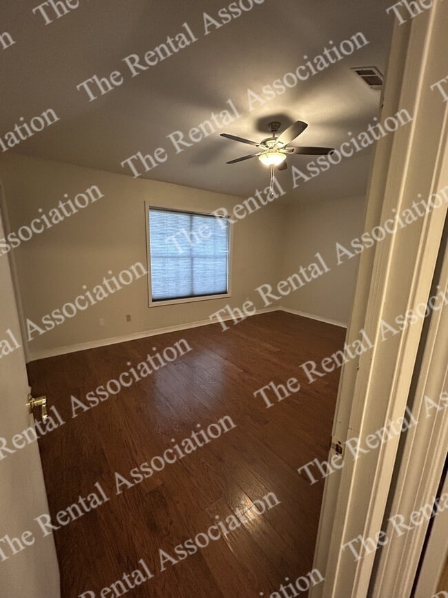 Building Photo - 103 Liner Dr