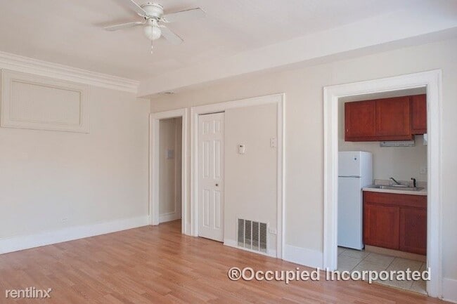 Building Photo - 5200 S Harper Ave