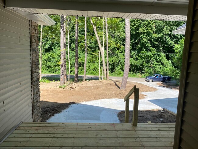 Building Photo - 9453 Shady Dr
