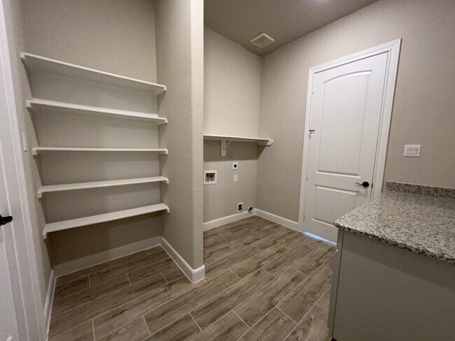 Building Photo - 9510 Turnstone Dr