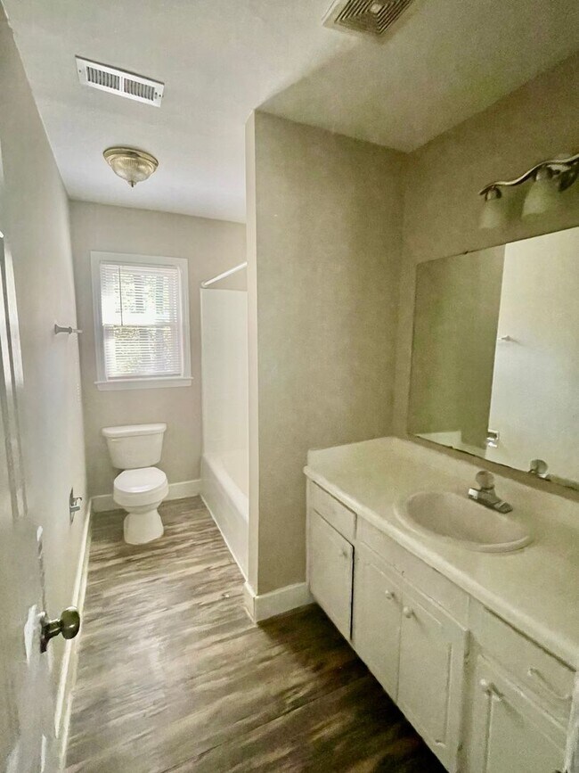 Building Photo - Must see This 4 Bedroom 2 Bath Tri Level Home. Located Close to Sugar Creek Rd and N. Tryon St