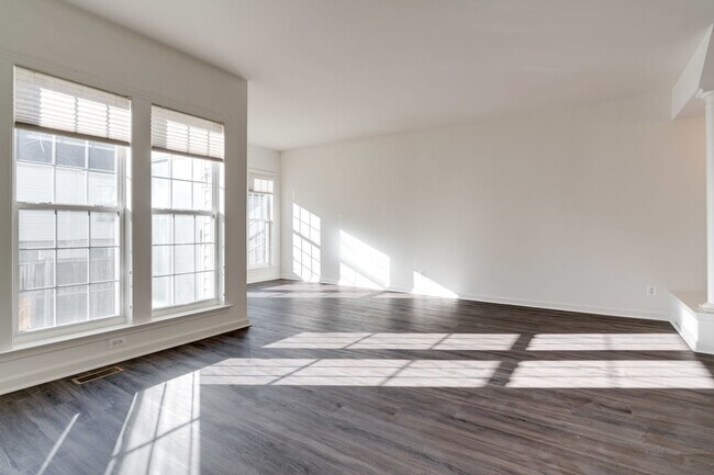 Building Photo - 6327 Dunn Ct