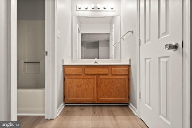 Building Photo - 448 Cromwell Ct