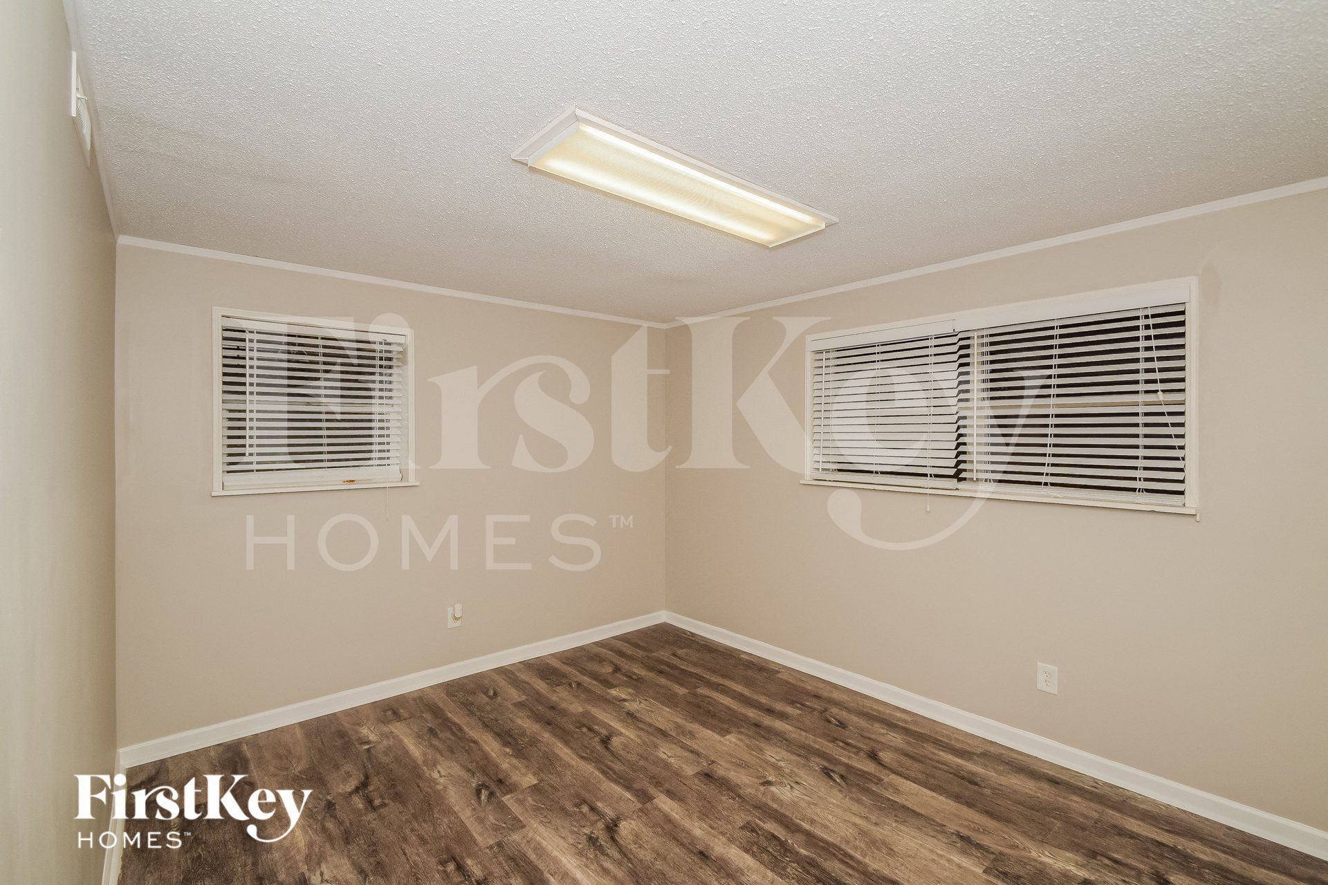 Building Photo - 1131 Dearing Downs Dr