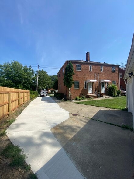 Rear doors. 270 on the left. 272 on the right - 270 E 200th St