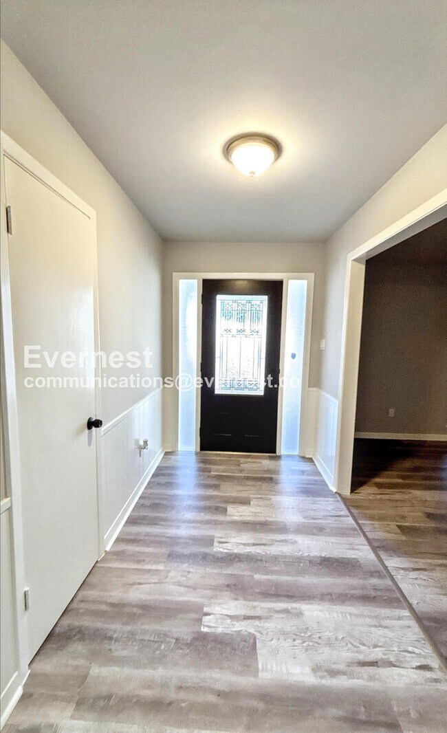 Building Photo - PROMO: Get $500 off the first month’s rent when you sign the lease today!! / Spacious Home with G...