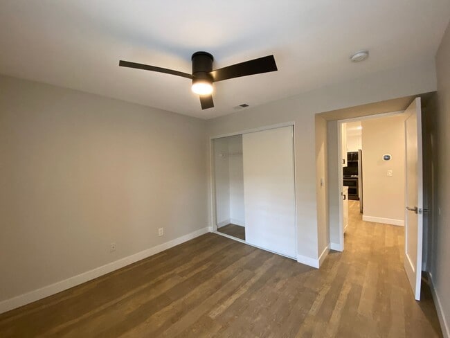 Building Photo - Beautifully Renovated Condo in Rancho Bernardo!