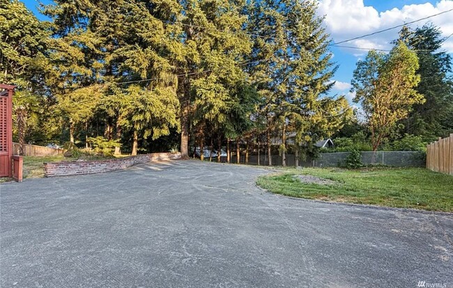 Building Photo - Big Back Yard - Corner Lot Bothell Home