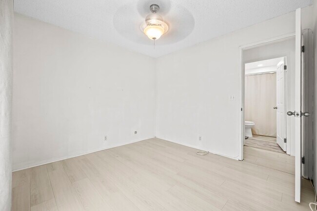 Building Photo - 92-1050-1050 Okaa St