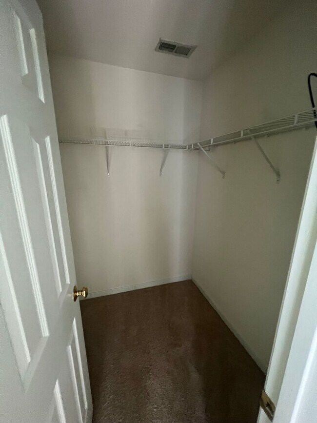Building Photo - 11837 Club Ridge Dr