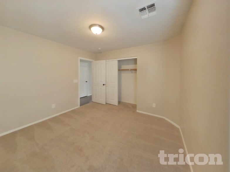 Building Photo - 305 W Angus Rd