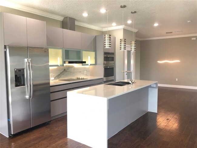 Building Photo - 1927 Greenbriar Ter