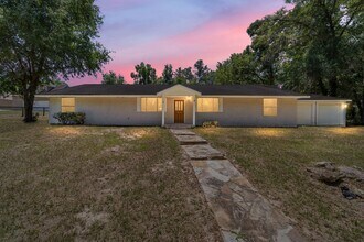 Building Photo - 12136 SW 41st Pl