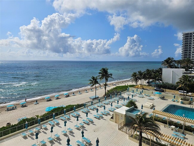 Building Photo - 2501 S Ocean Dr