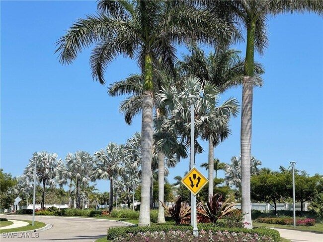 Building Photo - 9213 Cayman Dr