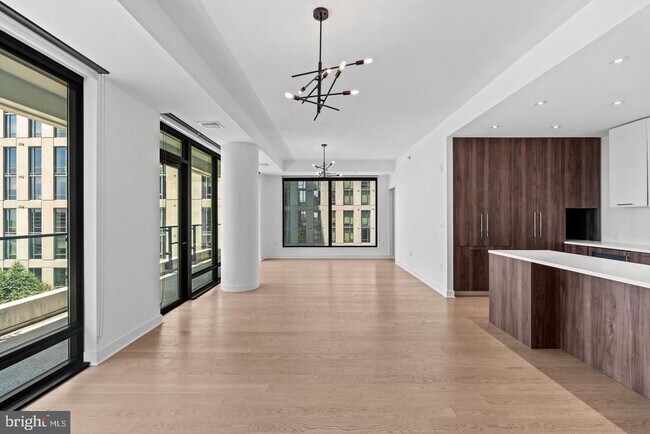 Building Photo - 1650 Silver Hill Dr