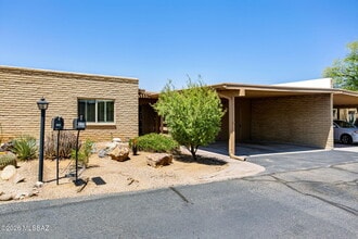 Building Photo - 170 E Mountain Morning Dr