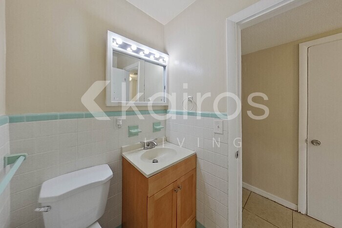 Building Photo - 2441 Healy Dr
