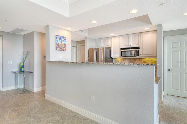 Building Photo - 800 N Tamiami Trl