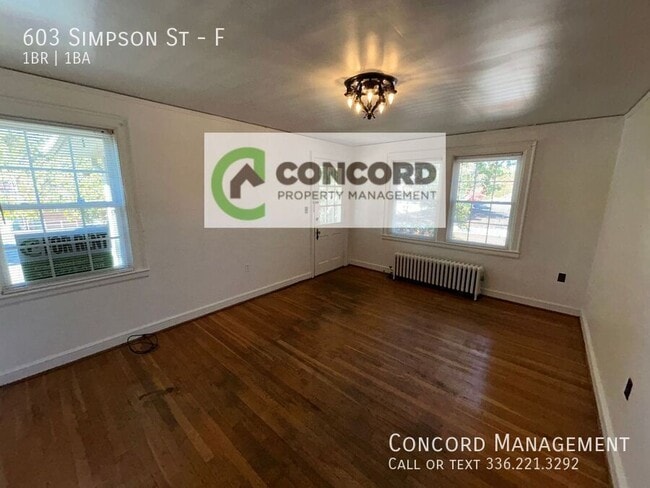 Building Photo - 603 Simpson St