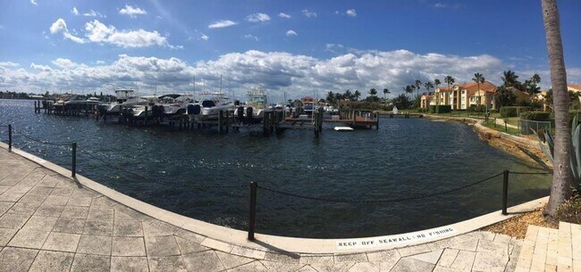 Building Photo - 110 Yacht Club Way