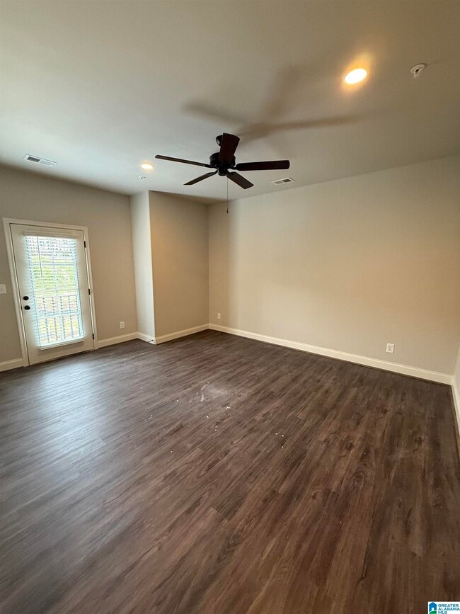 Building Photo - 4425 Lennox Pl