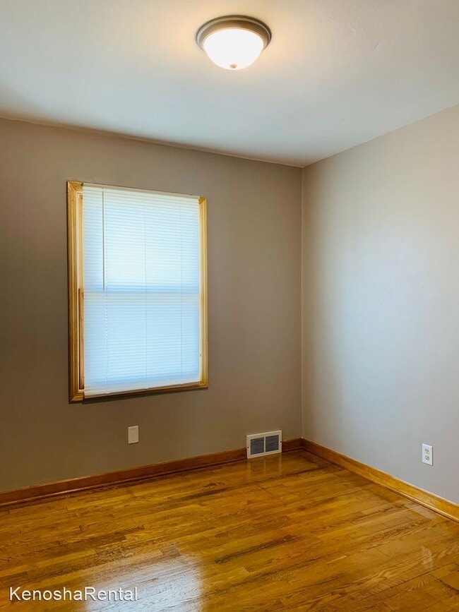 Building Photo - 3 br, 1 bath House - 7807 28th Avenue