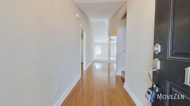 Building Photo - 1718 Heatherstone Ln