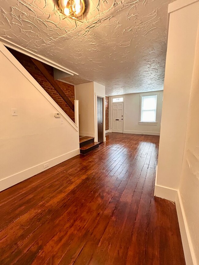 Building Photo - Beautifully Updated Home in Lancaster City!